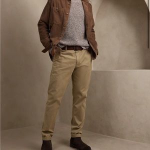 NWT Banana Republic ATHLETIC-FIT LIVED-IN CHINO
